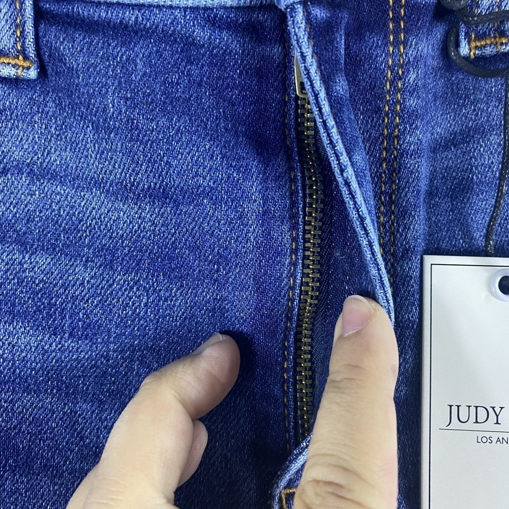 NWT Judy Blue Jeans Sz 31  Mid Rise Straight Distressed Stretchy Relaxed - Picture 12 of 13